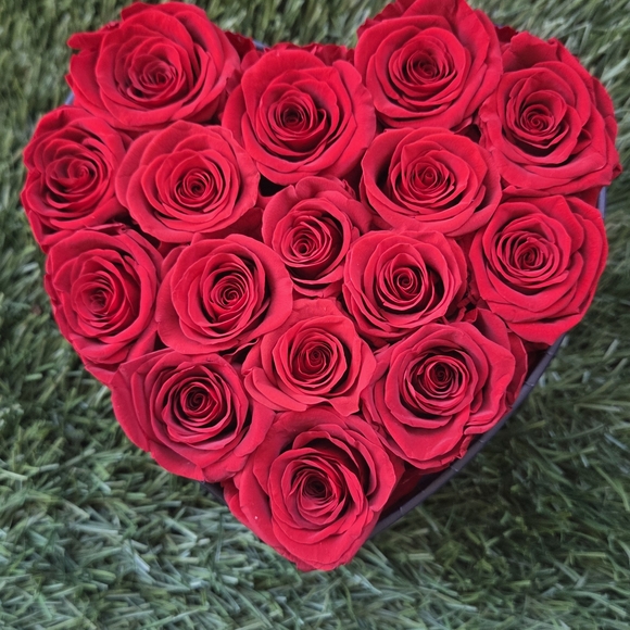 Eternal ROSES  Heart-Shaped Box For Gifting - Picture 4 of 9